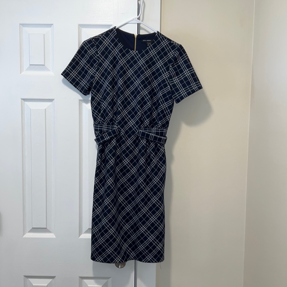 Pattern dress navy and white perfect for work!